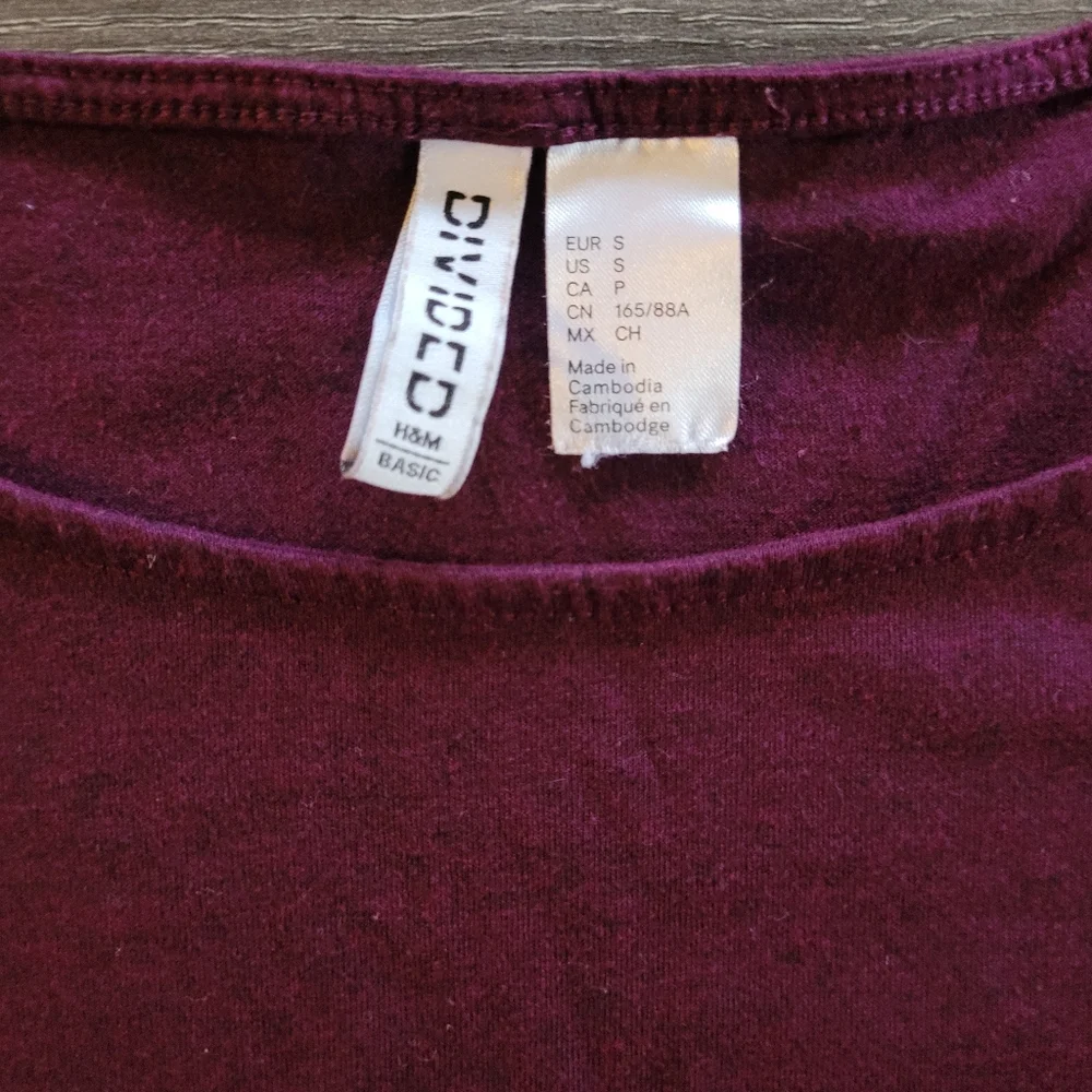 H&M Divided Basic Tee - Picture 2 of 5